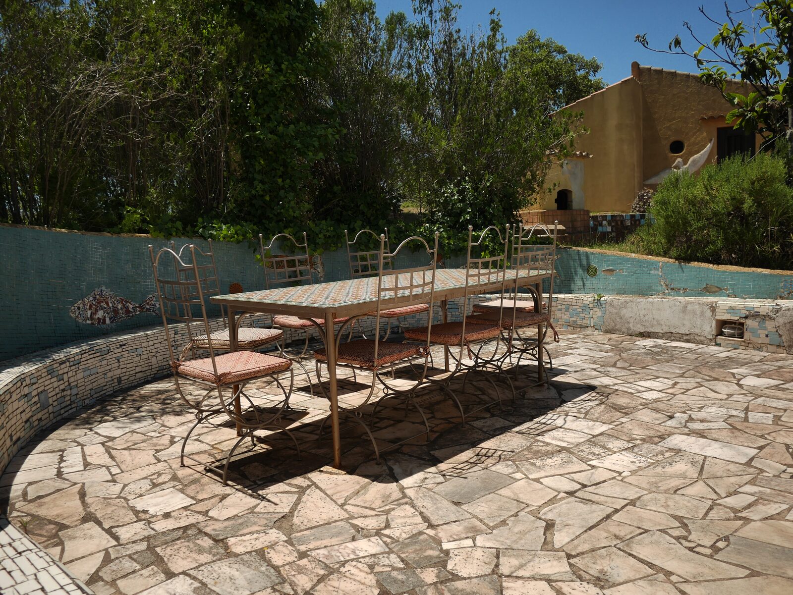 Covered outdoor dining