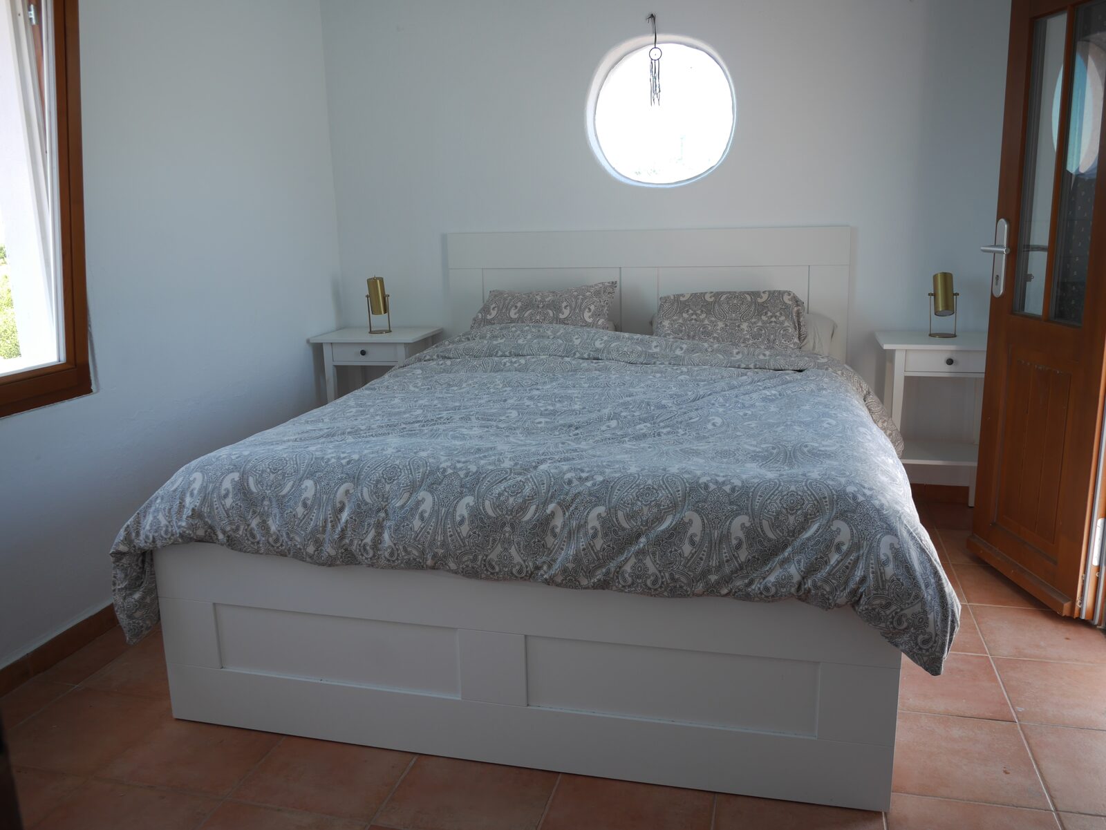 Middle flat bedroom