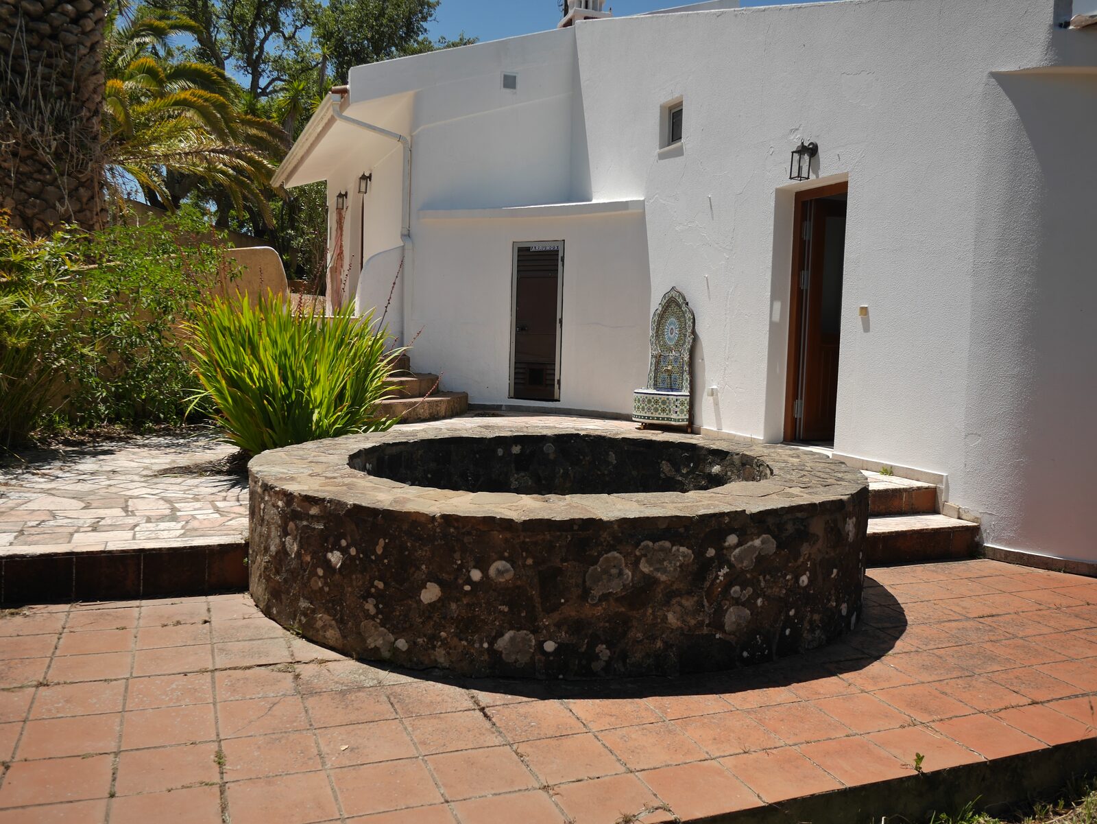 Second entrance to main house