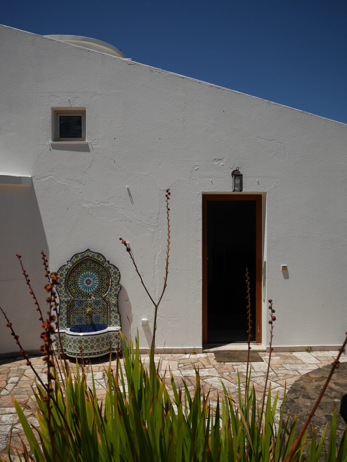 Alternative entrance view